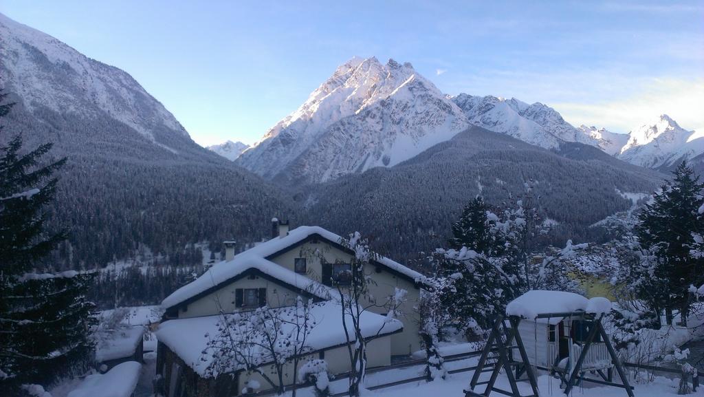Chasa Felix Scuol Apartment Cameră foto